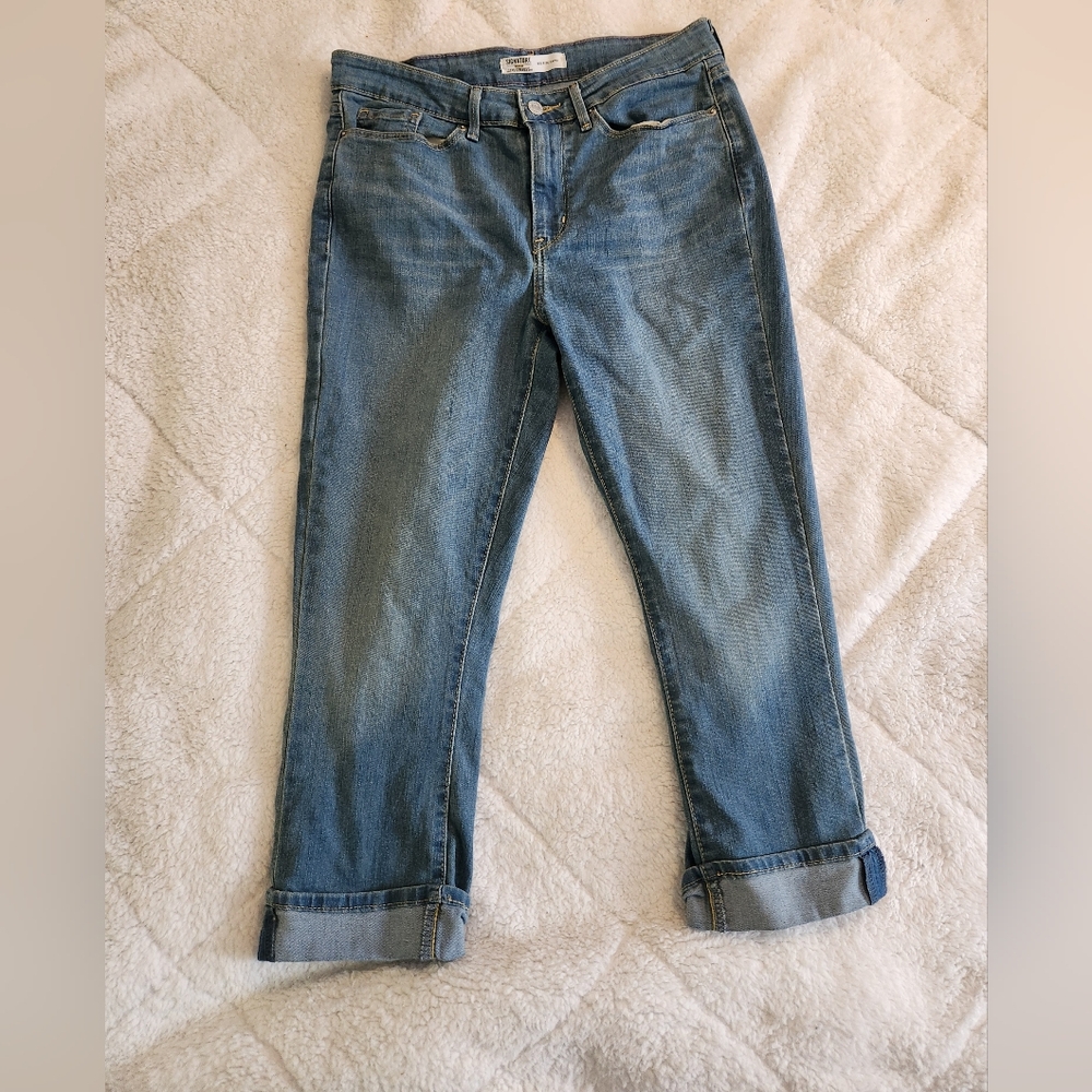 Levi Strauss Signature Women's Mid Rise Capri Blue Jeans Size 6 Stretch Denim